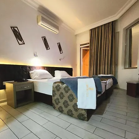 Cleopatra 3*