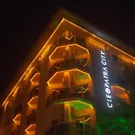 Cleopatra Hotell 3*