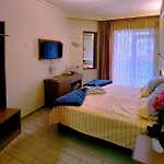 Cleopatra Hotell 3*